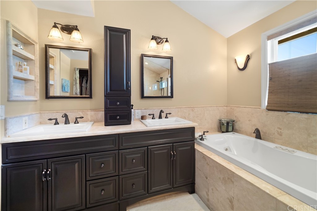 4716 Park Jacaranda Calabasas, CA 91302 - Photo 25 of 46