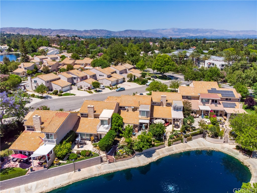 4716 Park Jacaranda Calabasas, CA 91302 - Photo 34 of 46