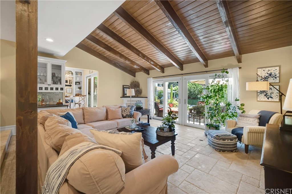 4716 Park Jacaranda Calabasas, CA 91302 - Photo 6 of 46