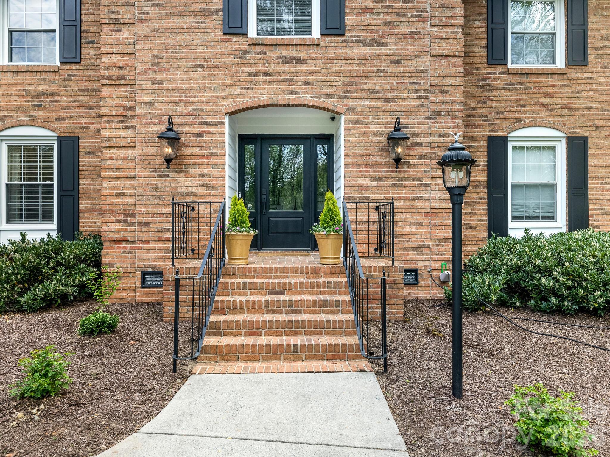 3832 High Ridge Road Charlotte, NC 28270 - Photo 2 of 12