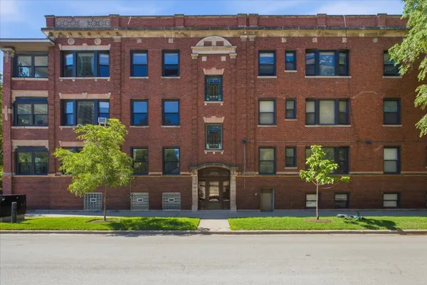 $545,000 | 1023 West Thorndale Avenue, Unit 1, Chicago, IL 60660