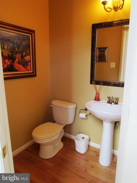 21 Little Oak Road Fredericksburg, VA 22405 - Photo 15 of 30 Powder room