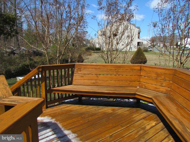 21 Little Oak Road Fredericksburg, VA 22405 - Photo 27 of 30 Deck sitting area
