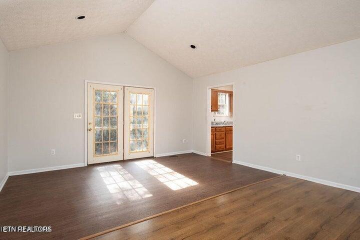 517 Bowman Bend Road Harriman, TN 37748 - Photo 3 of 11 20250617224945821415000000-o