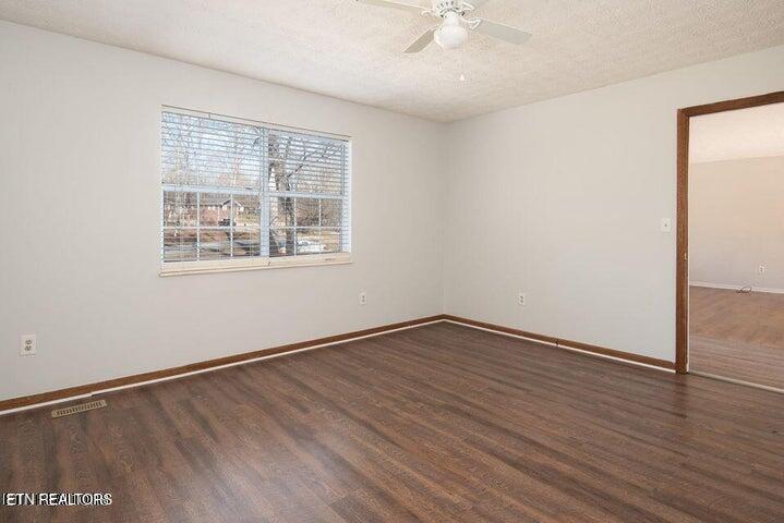 517 Bowman Bend Road Harriman, TN 37748 - Photo 10 of 11 20250617224944821909000000-o