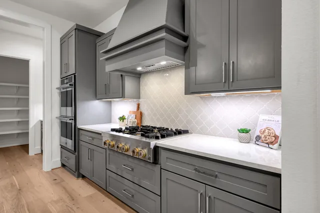 $827,990 | 8915 Cedar Mdw Lane, Plantersville, TX 77363