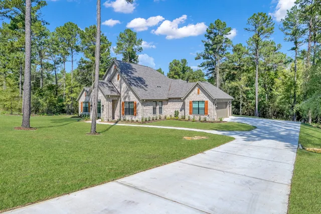 $827,990 | 8915 Cedar Mdw Lane, Plantersville, TX 77363