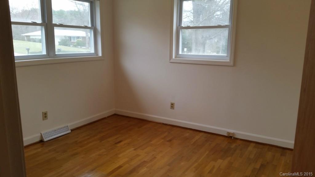 33 Kee Road Belmont, NC 28012 - Photo 3 of 20 Gallery Image 3