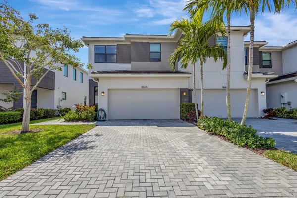 $570,000 | 8654 Antarus Drive, Lake Worth, FL 33467