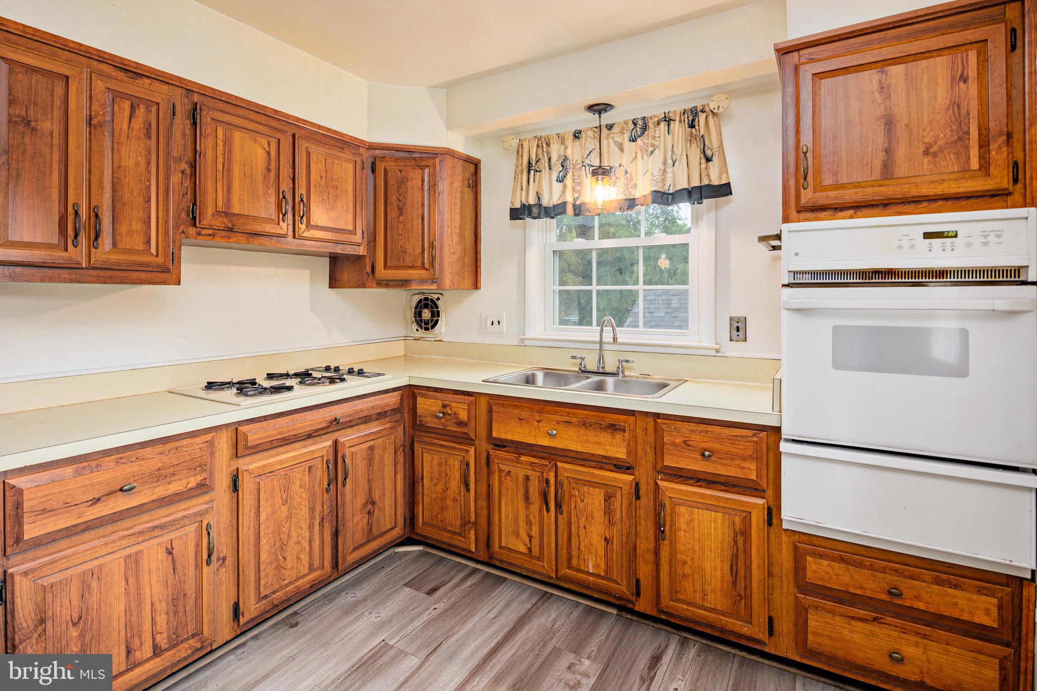 1217 Longford Road Lutherville-Timonium, MD 21093 - Photo 4 of 29 Gallery Image 4