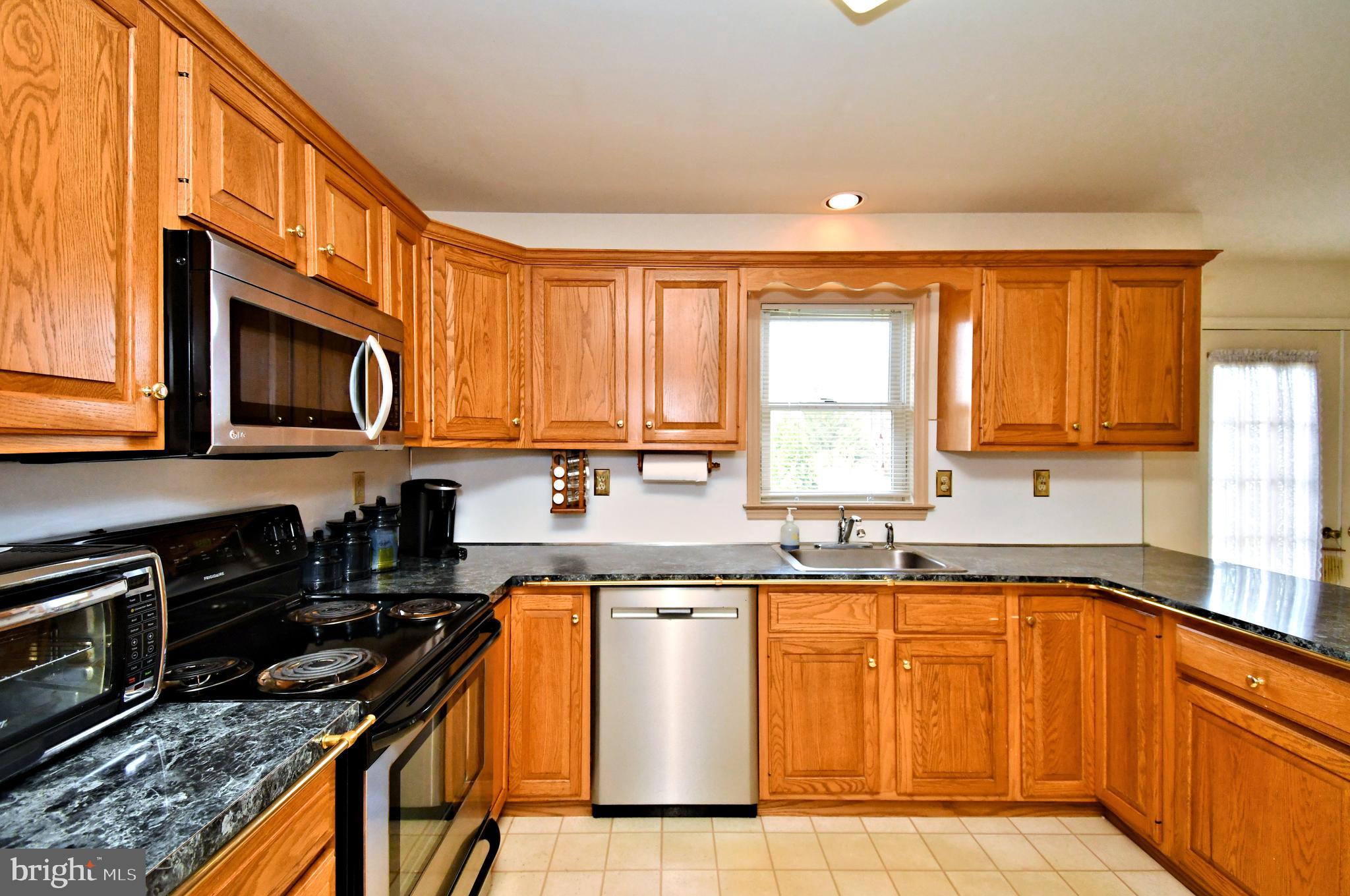 306 Sunny Ridge Road Gilbertsville, PA 19525 - Photo 6 of 57 Gallery Image 6