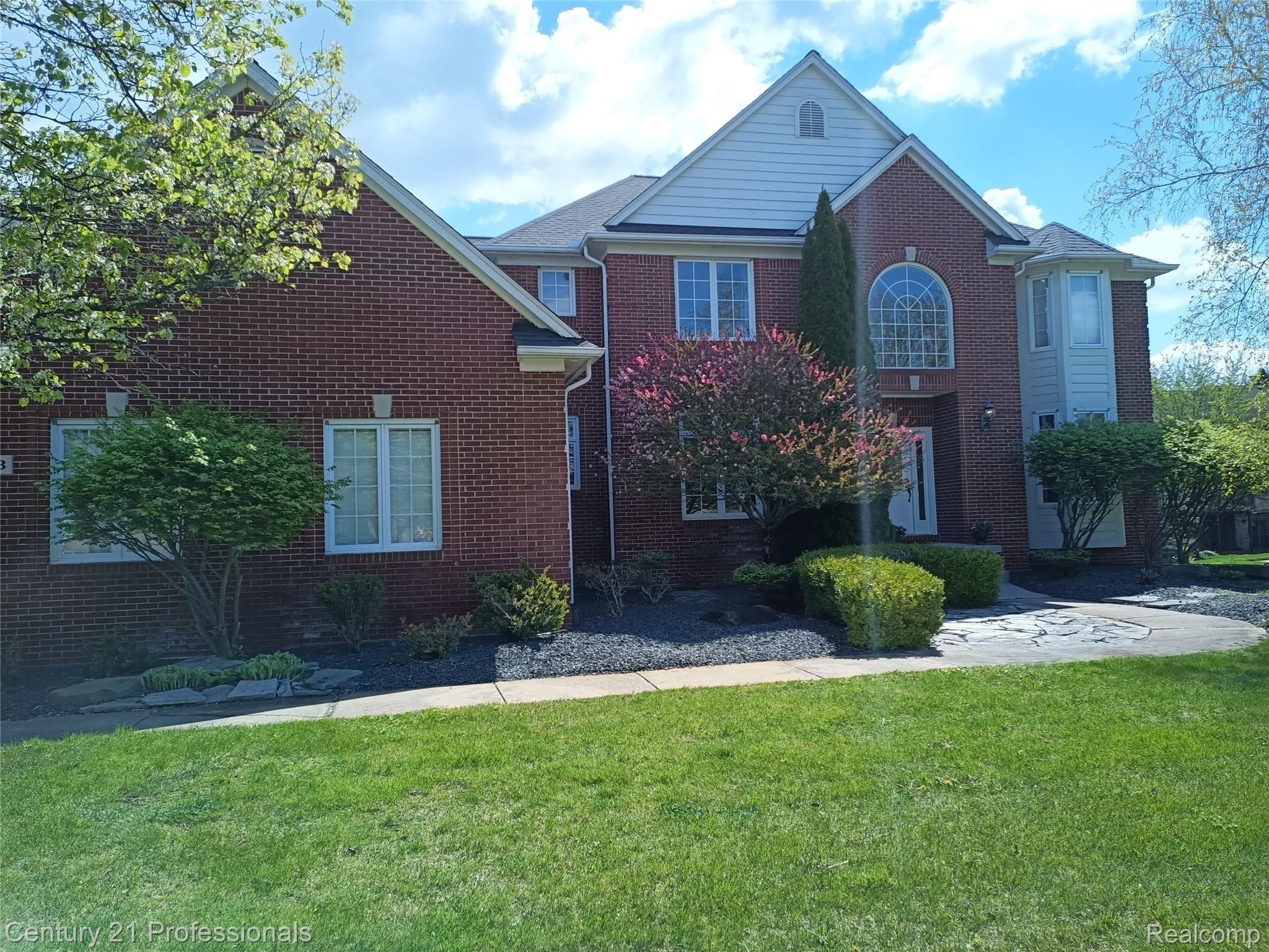 3863 Fawn Drive Rochester, MI 48306 - Photo 4 of 55 3863-home-front-2.jpg