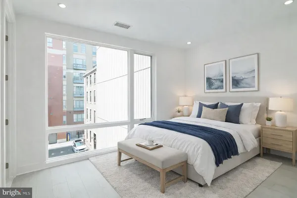 $8,700 | 142 South Front Street, Philadelphia, PA 19106