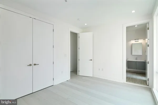 $8,700 | 142 South Front Street, Philadelphia, PA 19106