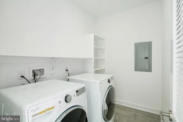 $8,700 | 142 South Front Street, Philadelphia, PA 19106