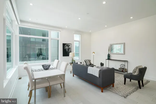 $8,700 | 142 South Front Street, Philadelphia, PA 19106