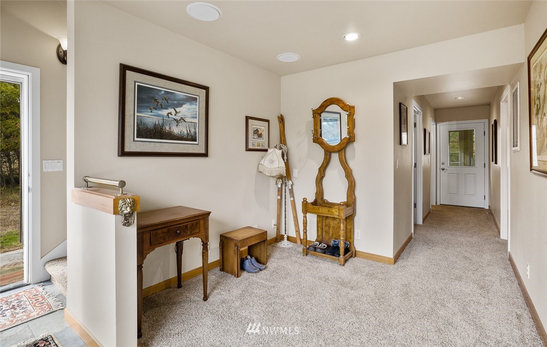 6042 Westside Road Cle Elum, WA 98922 - Photo 3 of 36 Gallery Image 3