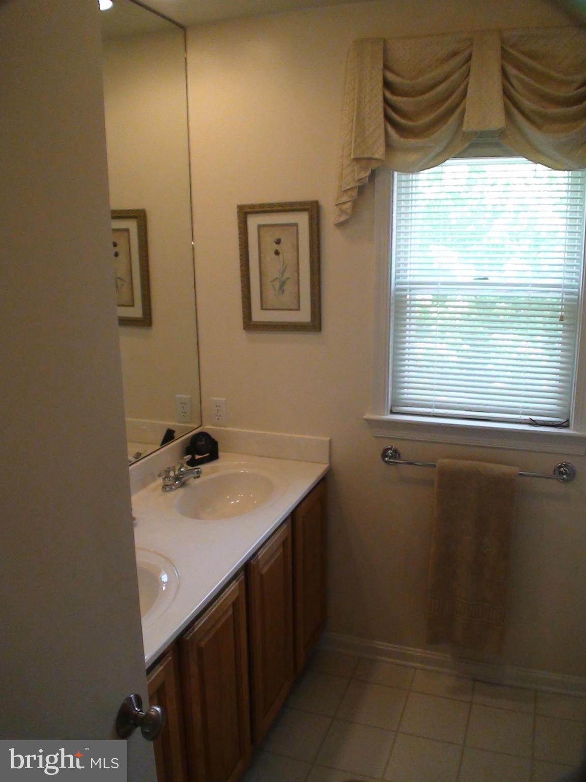 2115 Spencerville Road Spencerville, MD 20868 - Photo 17 of 30 Bath (Master)
