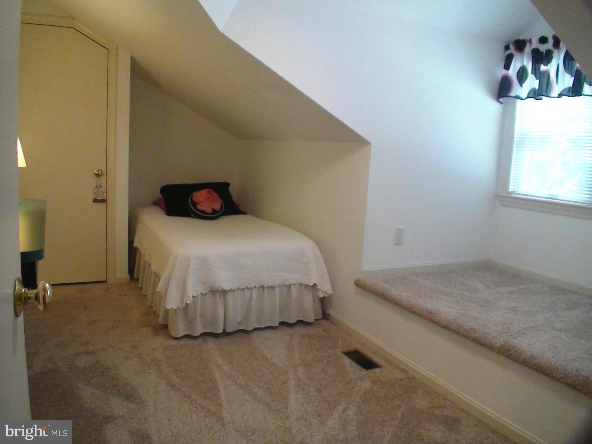 2115 Spencerville Road Spencerville, MD 20868 - Photo 19 of 30 Bedroom
