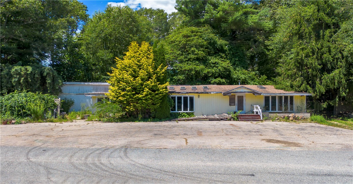 5259 Old Post Road Charlestown, RI 02813 - Photo 3 of 13