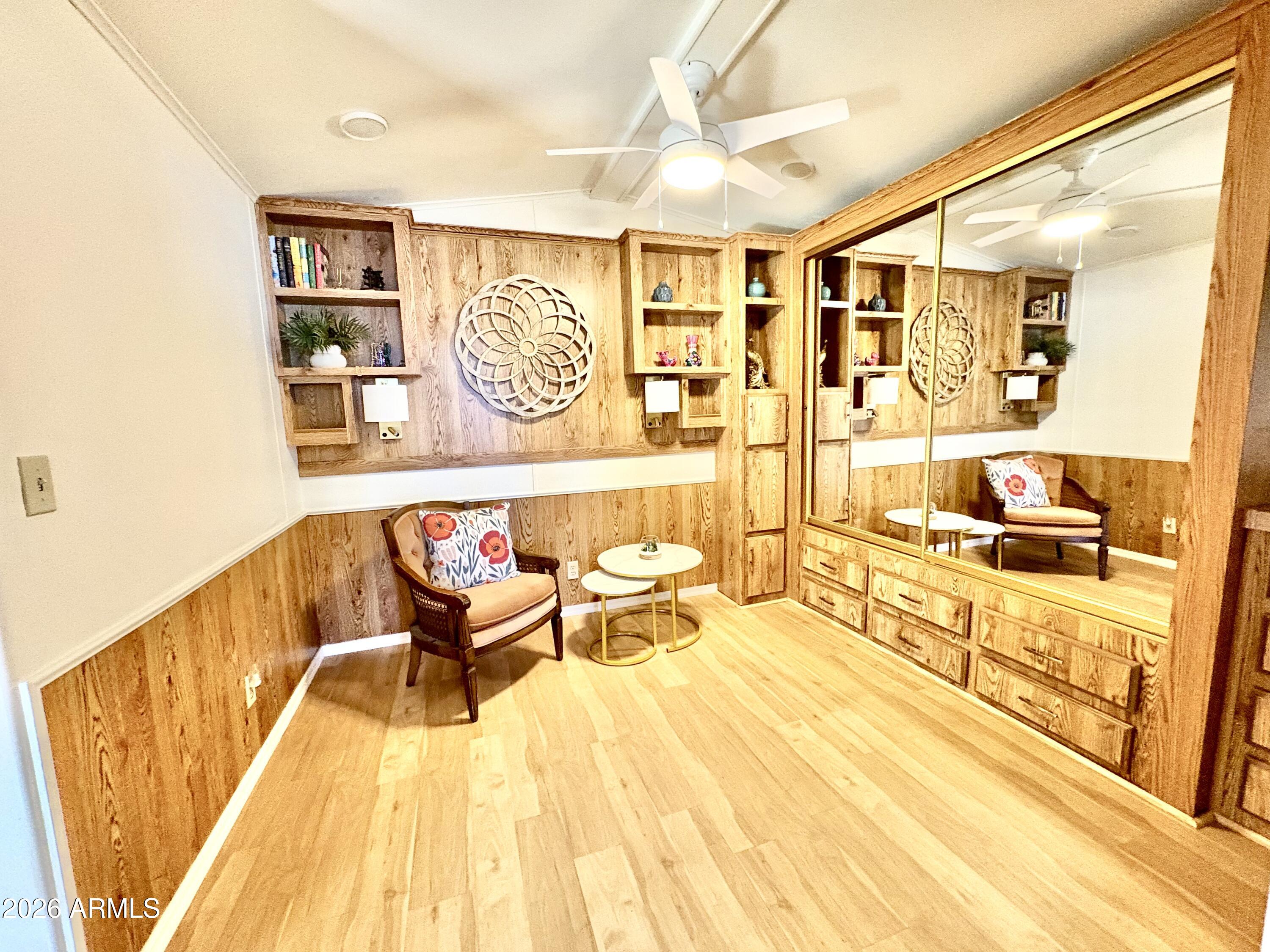 111 South Greenfield Road, Unit 589 Mesa, AZ 85206 - Photo 17 of 54 a spacious bathroom with a double vanity sink and a bathtub