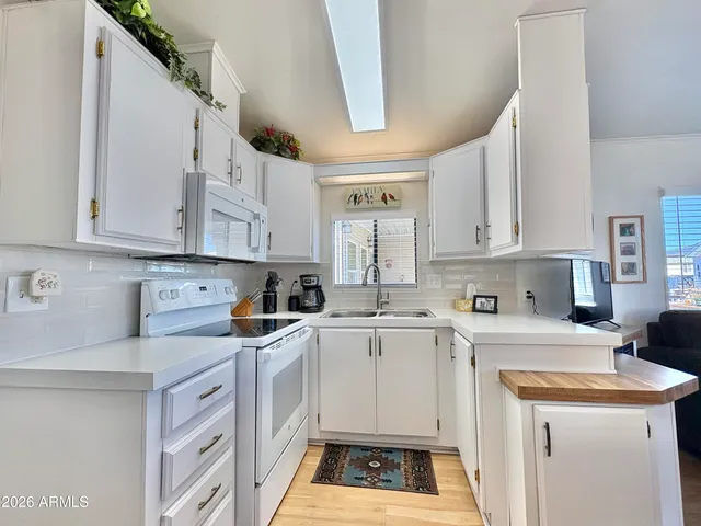 $249,900 | 111 South Greenfield Road, Unit 589, Mesa, AZ 85206