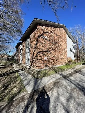 $950 | 1101 Bois D'Arc Street, Unit D, Lockhart, TX 78644