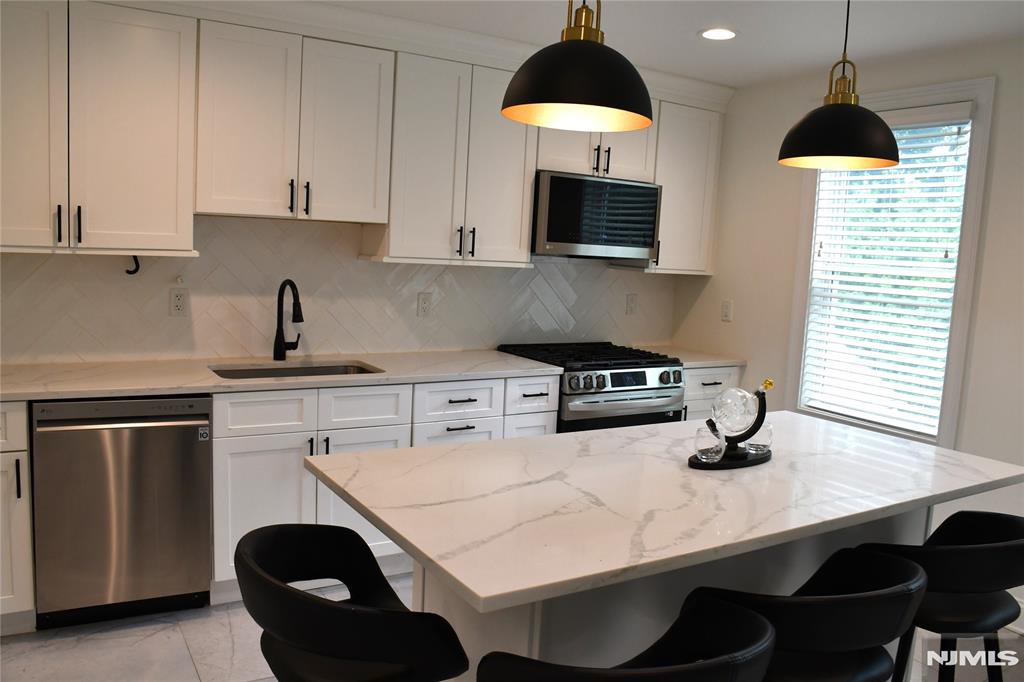 5 Lewis Street, Unit 2 Wayne, NJ 07470 - Photo 11 of 13