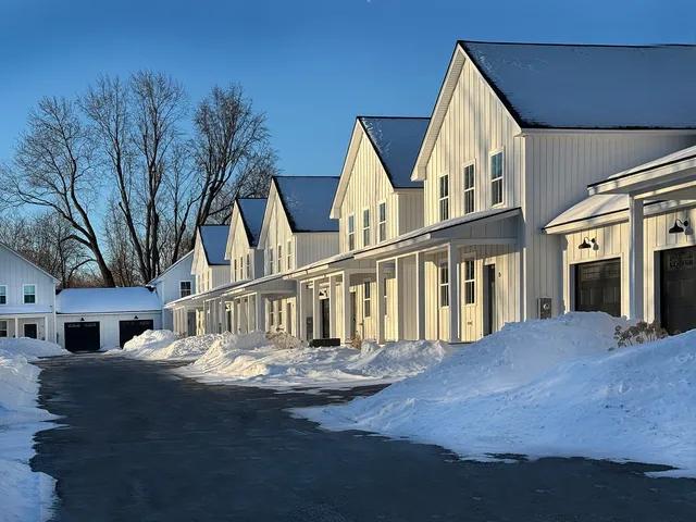 $450,000 | 17 Magnolia Lane, Unit 17, Gardiner, ME 04345