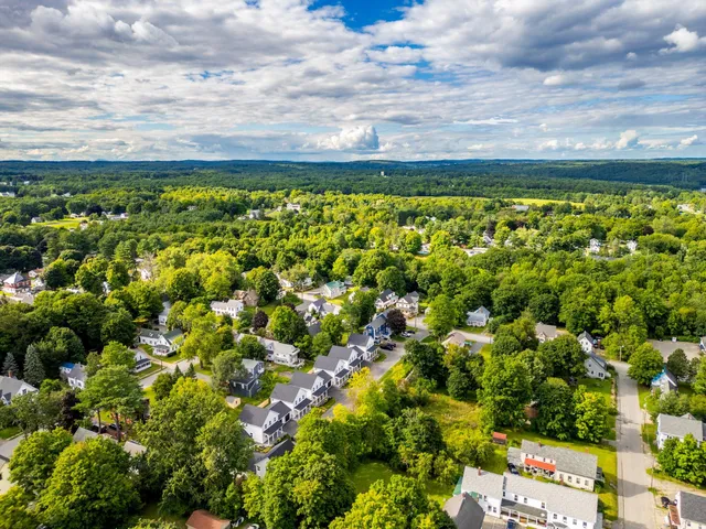 $450,000 | 17 Magnolia Lane, Unit 17, Gardiner, ME 04345