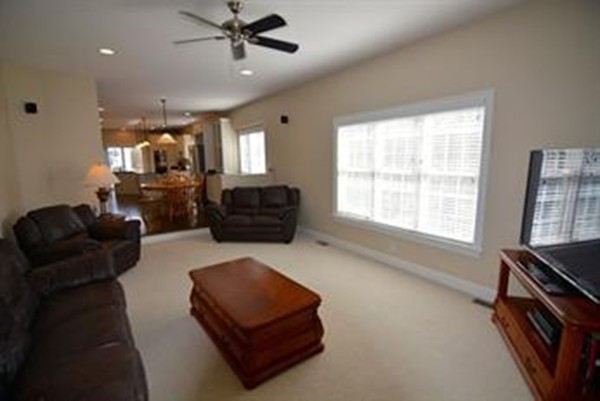 6 Mendon Road Sutton, MA 01590 - Photo 10 of 22