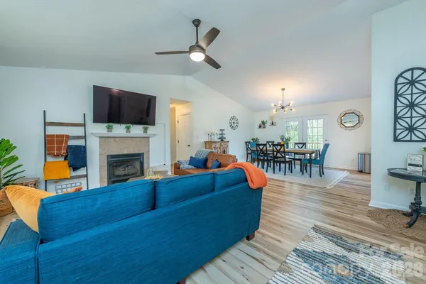 $479,000 | 18 Garrison Road, Weaverville, NC 28787