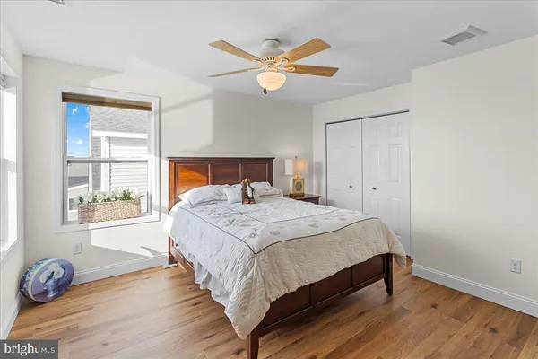 $949,000 | 51 South Spinnaker Drive, Tuckerton, NJ 08087