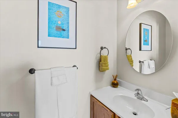 $949,000 | 51 South Spinnaker Drive, Tuckerton, NJ 08087