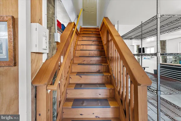 $949,000 | 51 South Spinnaker Drive, Tuckerton, NJ 08087