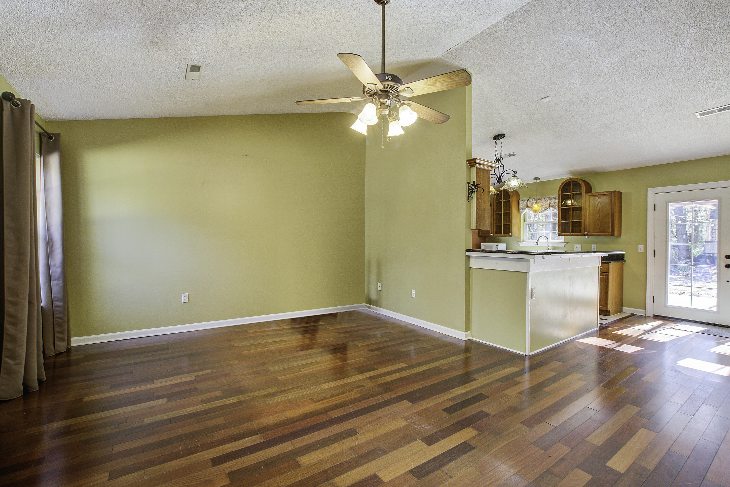 3441 Berryhill Road Johns Island, SC 29455 - Photo 9 of 40 Great Room