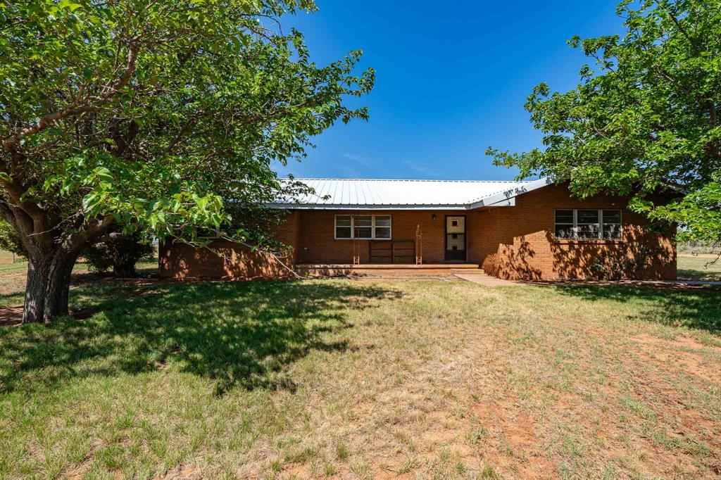 1105 County Road 345 Rotan, TX 79546 - Photo 3 of 21