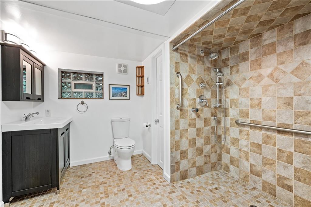 130 Spring Grove Road Pittsburgh, PA 15235 - Photo 17 of 25 Gallery Image 17