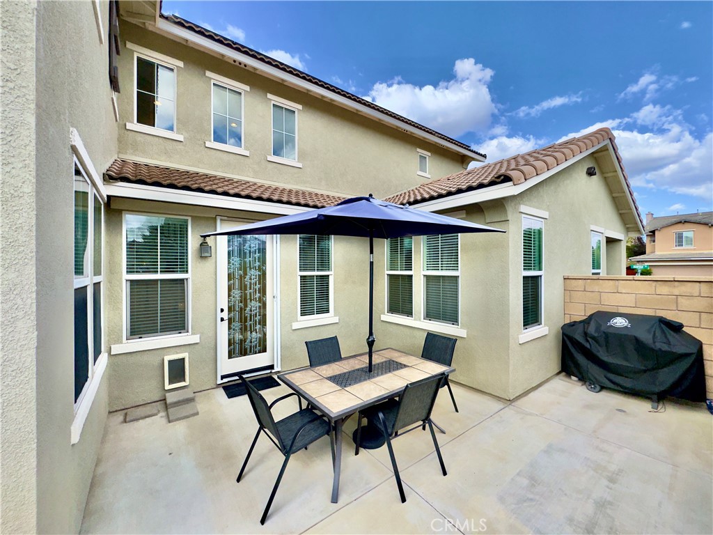 11265 Runyan Road Beaumont, CA 92223 - Photo 91 of 138 Side courtyard