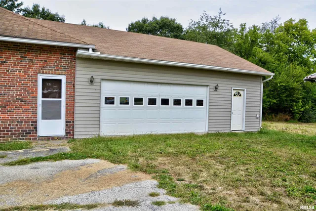 $89,500 | 3010 West Jackson Street, Macomb, IL 61455