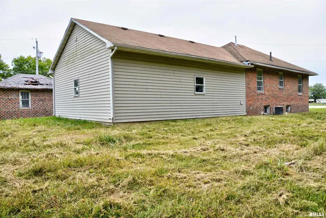 $89,500 | 3010 West Jackson Street, Macomb, IL 61455