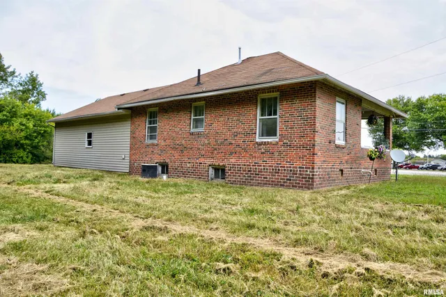$89,500 | 3010 West Jackson Street, Macomb, IL 61455