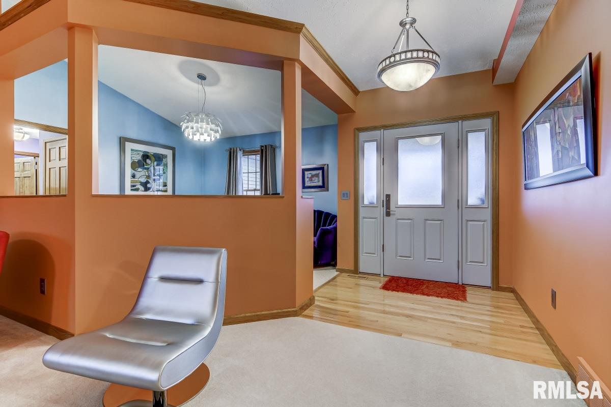 5008 Mountain View Drive Springfield, IL 62711 - Photo 8 of 32 Gallery Image 8