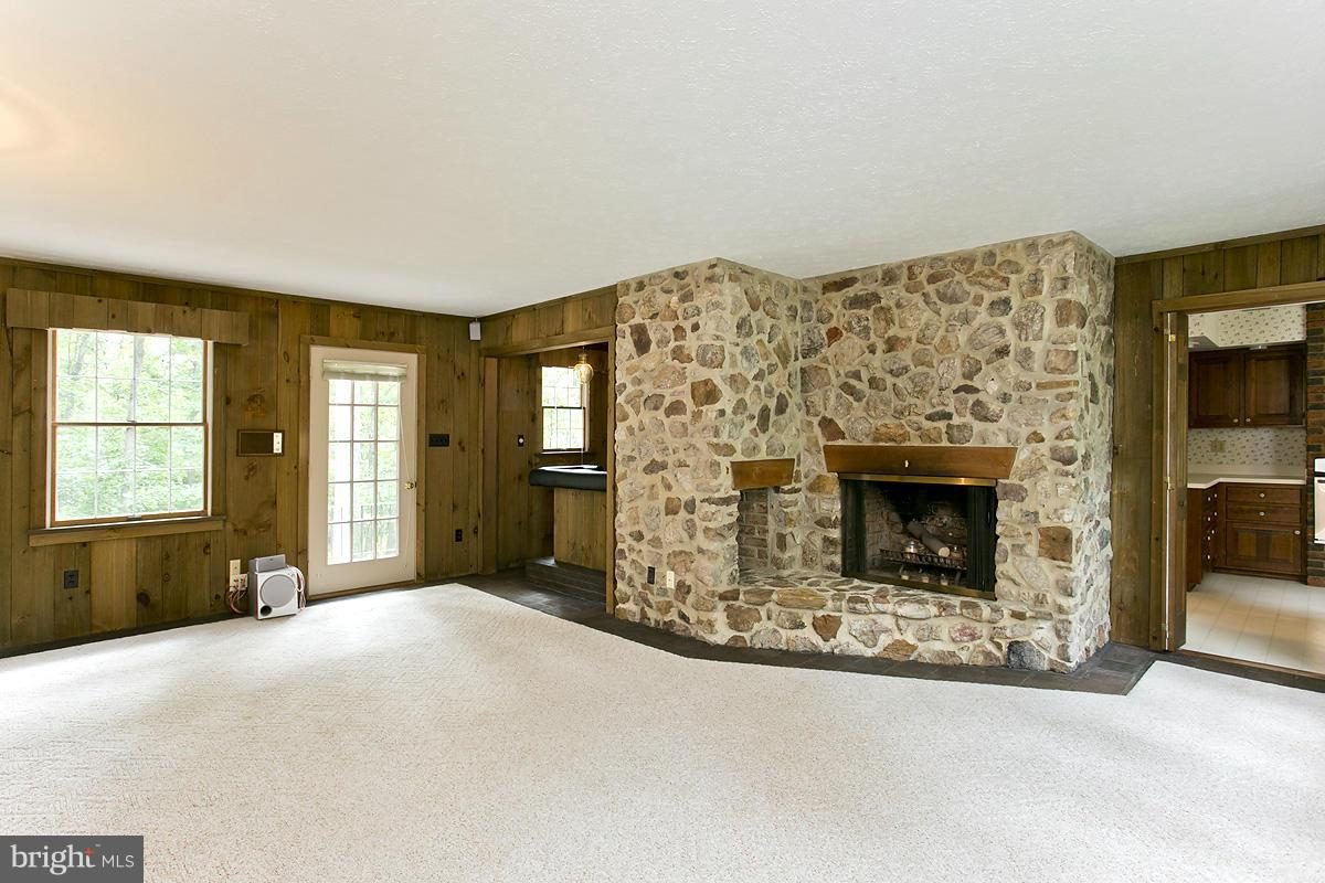 1440 Jordan Springs Road Stephenson, VA 22656 - Photo 3 of 30 Family Room