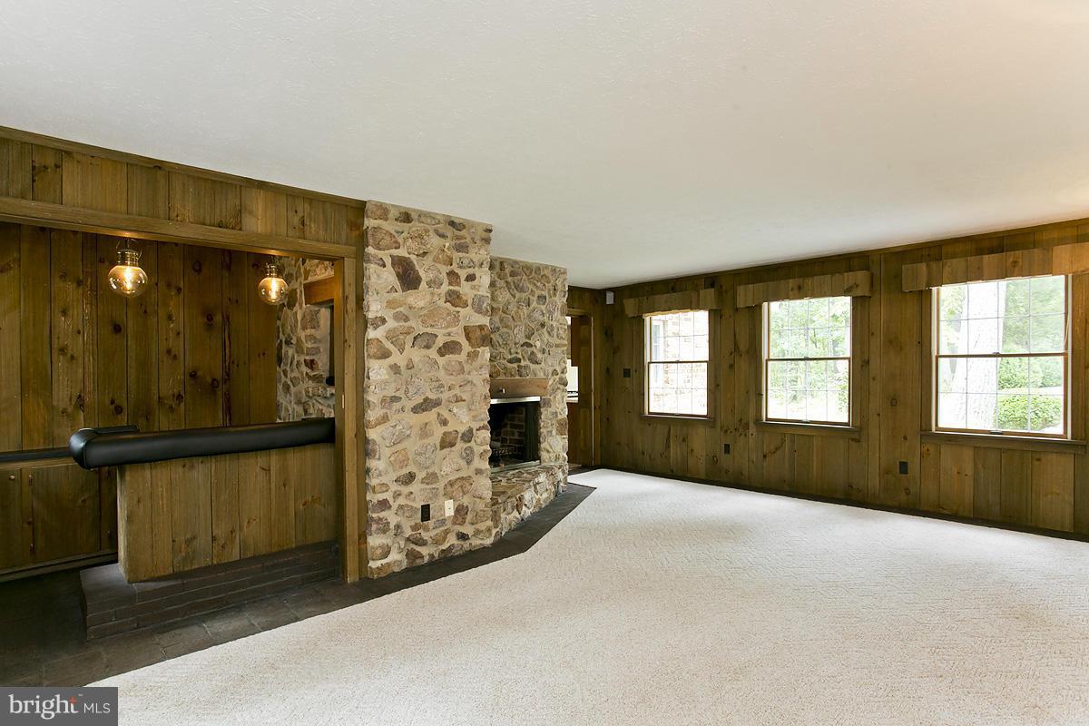 1440 Jordan Springs Road Stephenson, VA 22656 - Photo 4 of 30 Family Room