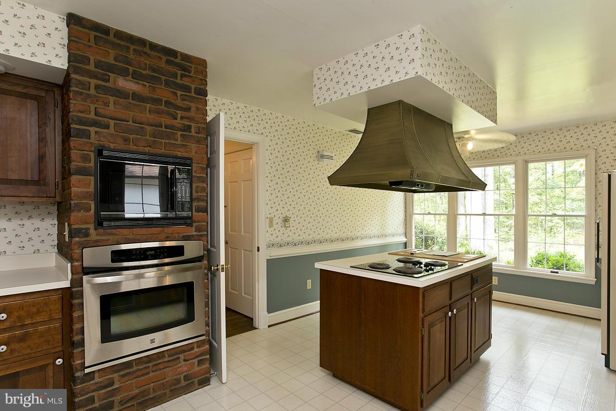 1440 Jordan Springs Road Stephenson, VA 22656 - Photo 5 of 30 Kitchen