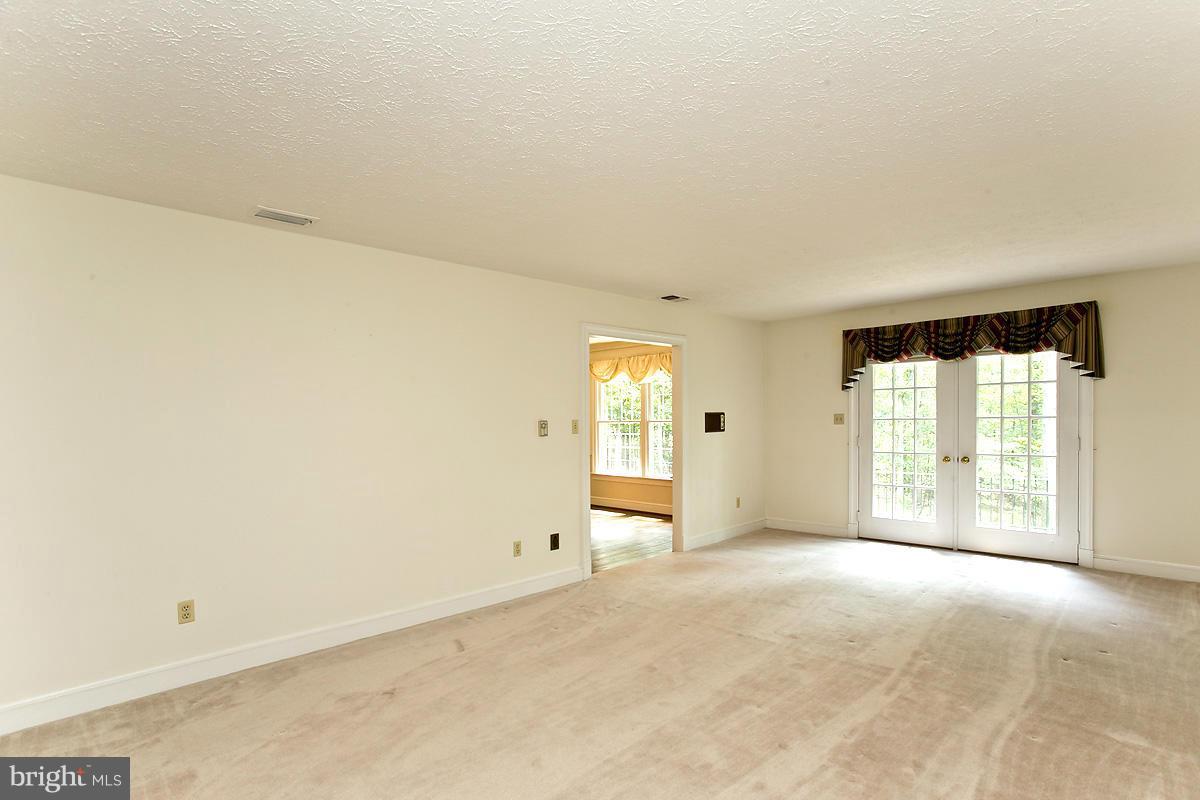 1440 Jordan Springs Road Stephenson, VA 22656 - Photo 9 of 30 Living Room