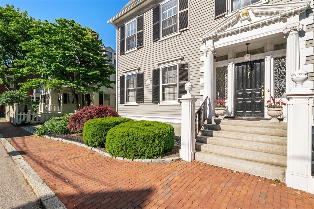 7 Hamilton Street, Unit 3 Salem, MA 01970 - Photo 3 of 30