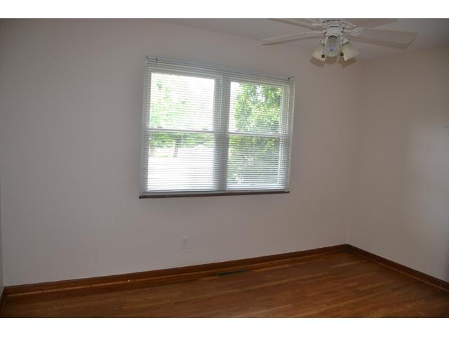 2729 Edgevale Road Columbus, OH 43221 - Photo 8 of 25