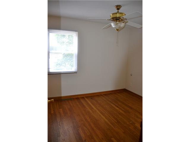 2729 Edgevale Road Columbus, OH 43221 - Photo 10 of 25